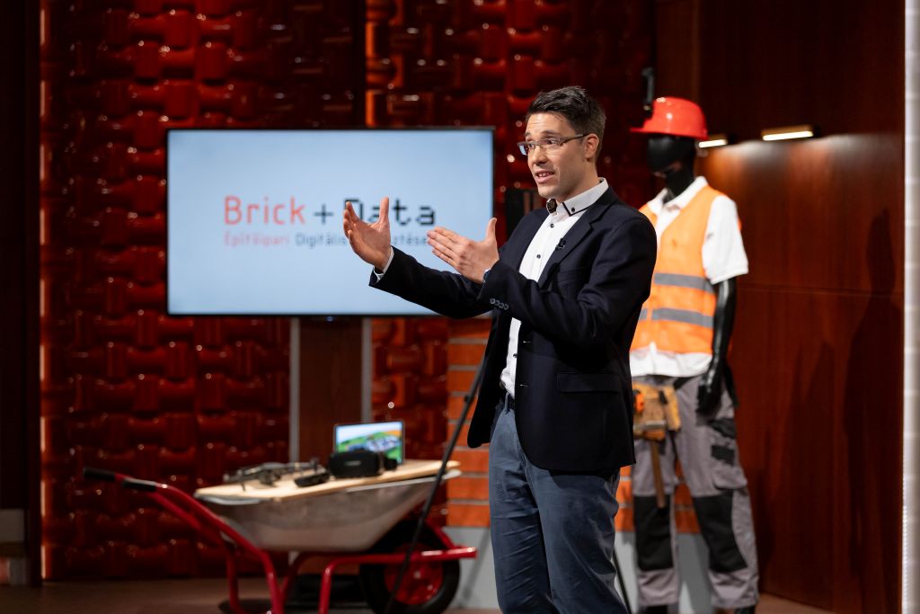 Kovács Ádám a Cápák közöttben